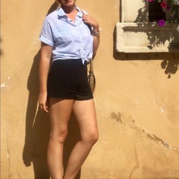 🌞 High Waisted Shorts - Picture 3 of 3